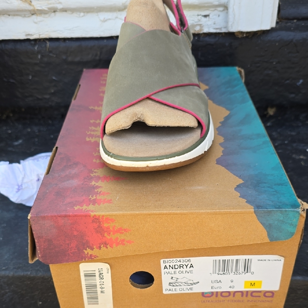 Bionica Andrya Olive Sandals with Pink Accents